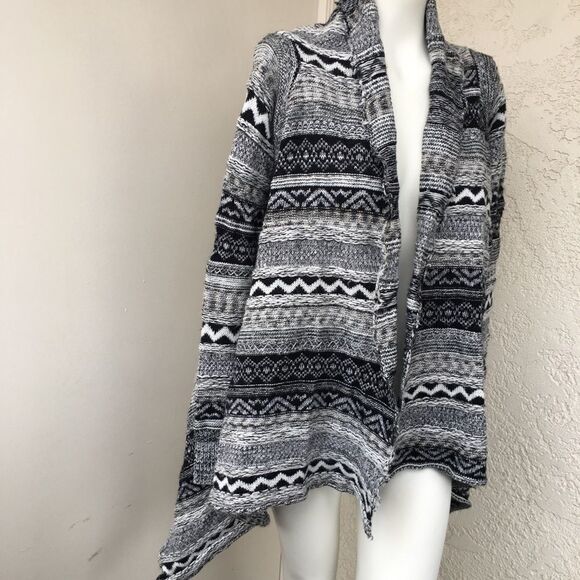 Forever 21 Boho Black/White Wrap Sweater Small - Picture 3 of 6